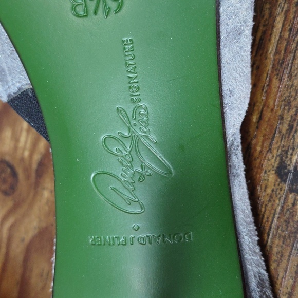 Donald & Lisa Signature by Donald J Pliner Embellished Leather Mule - Picture 8 of 12